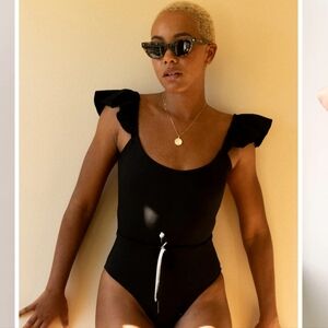 Londre Ruffle Shoulder 1 piece swimsuit